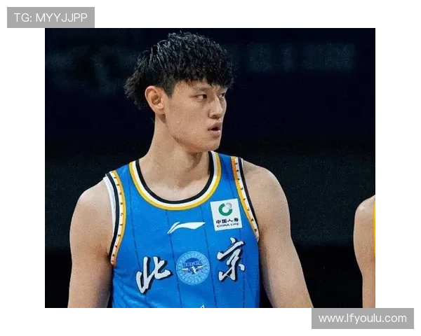 曾凡博加盟篮网激励新生代球员出海 中国男篮掀起新一轮留洋热潮 曾凡博加盟篮网激励新生代球员出海 中国男篮掀起新一轮留洋热潮