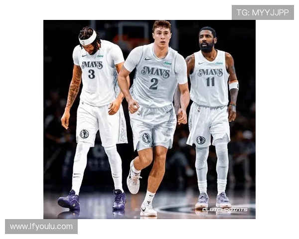 欧文跳出球员选项与独行侠续约签订三年1.19亿合同 欧文跳出球员选项与独行侠续约签订三年1.19亿合同